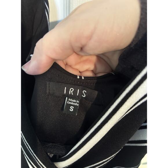 IRIS Jumpsuit Size Small Vertical Stripes Spaghetti Straps Waist Tie Wide Leg - Picture 6 of 7